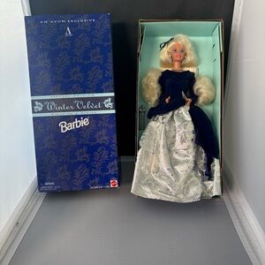 Vintage 1995 Exclusive Winter Velvet Barbie By Mattel 15571 NIB Special Edition